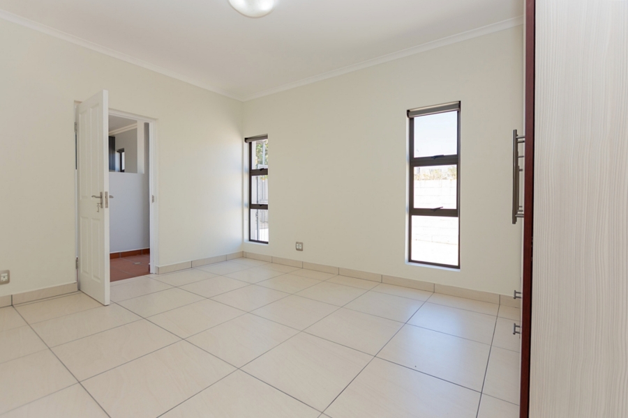 5 Bedroom Property for Sale in Country Club Western Cape